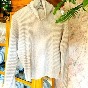 NWT GAP SWEATER